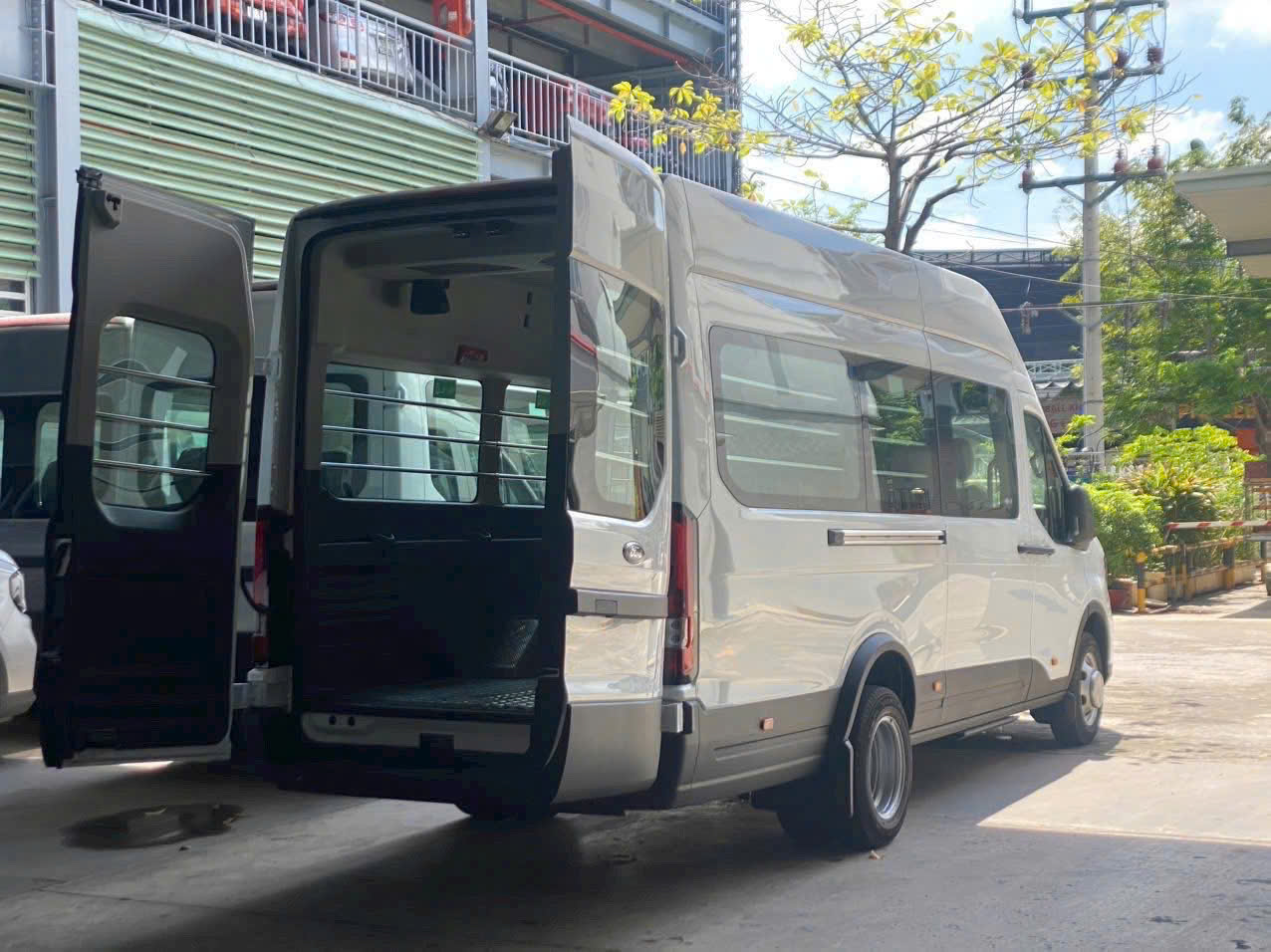 Transit Van - Ảnh 4