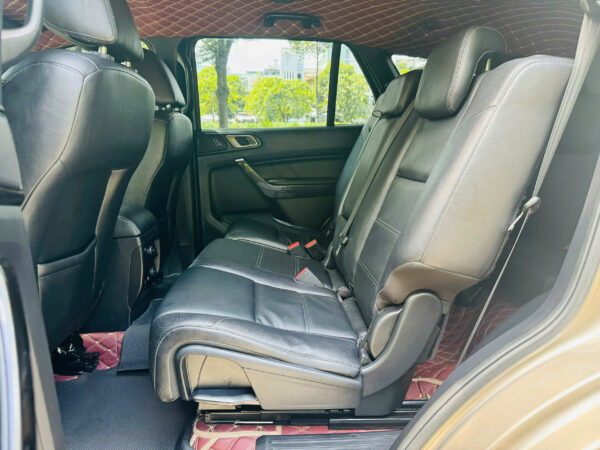 Ford Everest Titanium 4x2 - 76.000km, Bảo hành 2026 - Hình ảnh 10