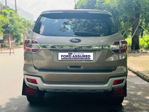 Ford Everest Titanium 4x2 - 76.000km, Bảo hành 2026 - Hình ảnh 5