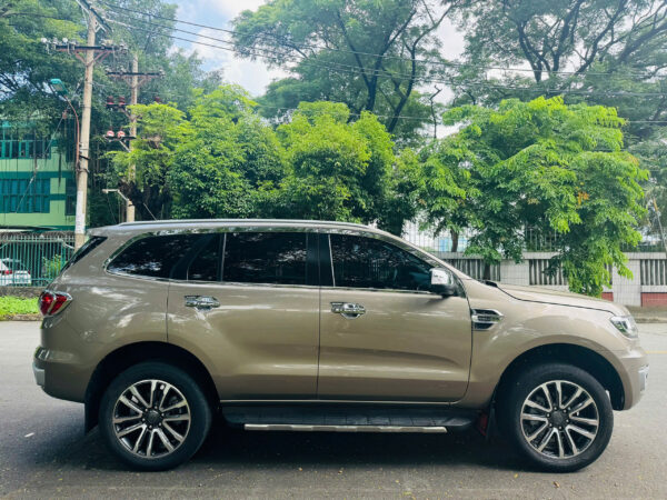 Ford Everest Titanium 4x2 - 76.000km, Bảo hành 2026 - Hình ảnh 9